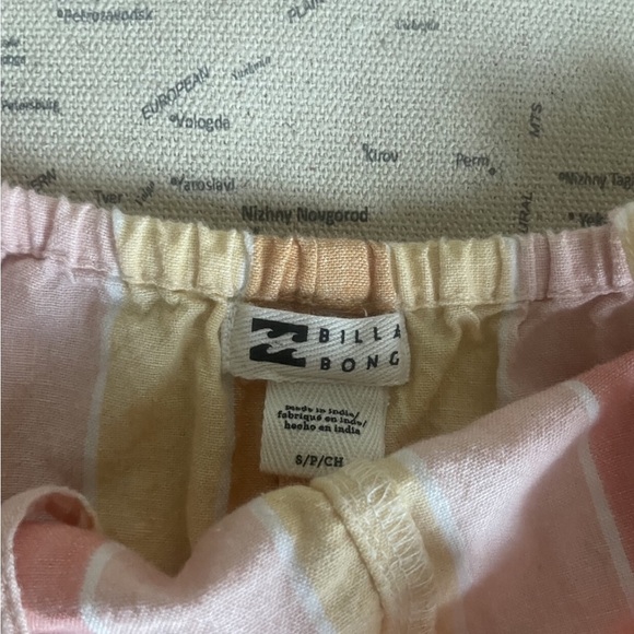 Billabong Striped Linen Romper
Size 8 - Picture 3 of 7